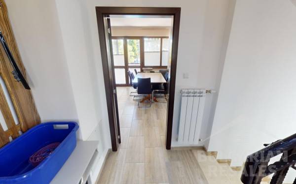 Trzypiętrowy dom z bezpośrednim dostępem do basenu ID: 5316 - Фото8