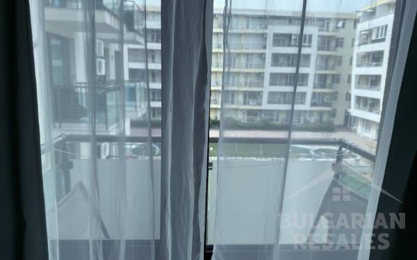 Купить студию с ремонтом на курорте Солнечный берег, вид на бассейн ID: 6068 - Фото 9