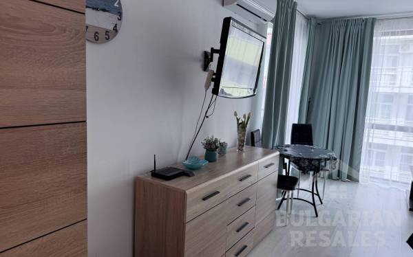 Купить студию с ремонтом на курорте Солнечный берег, вид на бассейн ID: 6068 - Фото 3