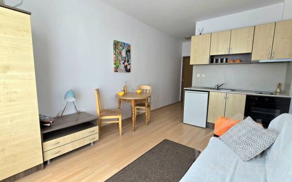 Affordable Studio with Pool View in “Sunny Day 3” ID: 6298 - Photo 5