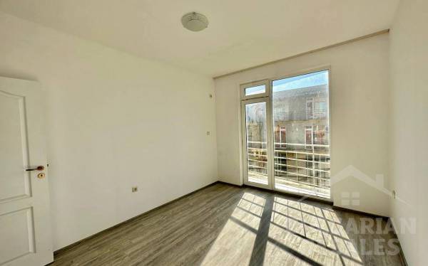 Квартира в тихом районе с ремонтом и частично мебелью ID: 3248 - Фото 9