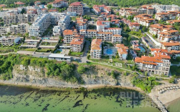 Apartment on the first line with low maintenance fee ID: 5035 - Photo 4