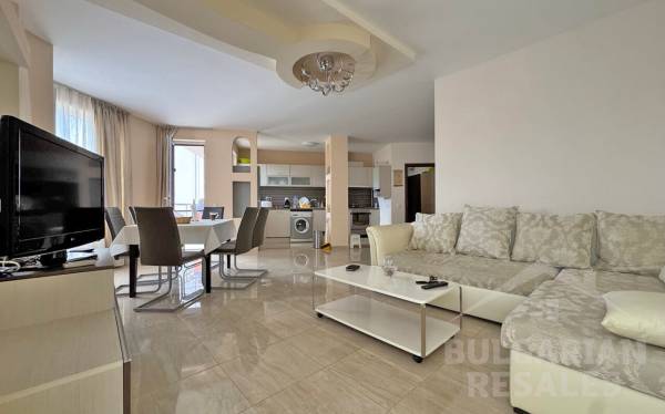 Pool view. Apartment for a large family in the “VIP Image” complex ID: 6206 - Photo 2