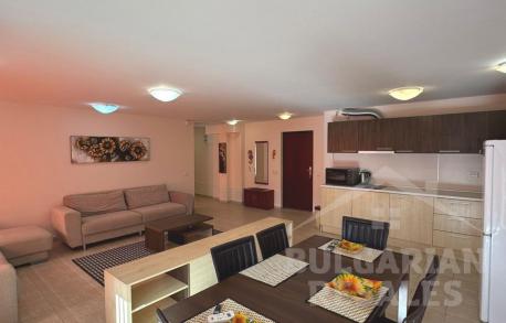 Апартамент в Слънчев бряг, 2 спални, вътрешен двор - Снимка 1