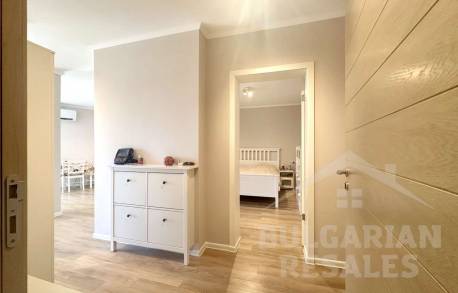 Реновиран апартамент с изглед към морето, на две крачки от плажа, Свети Влас - Снимка 10