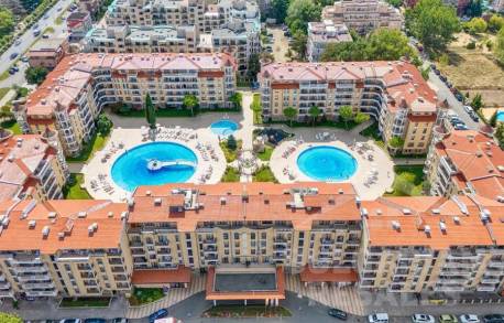 Výhľad na bazén, apartmán v prestížnom rezortnom komplexe - Фото15