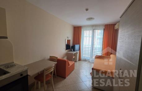 Студио в престижен комплекс с голяма територия - Снимка 9