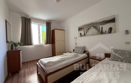 Apartment in a lushly landscaped complex - Photo 14