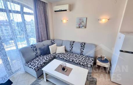 Výhľad na bazén, apartmán v prestížnom rezortnom komplexe - Фото2