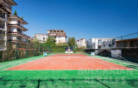 Bright apartment with a pool view in a prestigious complex in Nessebar - Photo 27