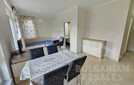 Apartment with a pool view, suitable for year-round living - Photo 4