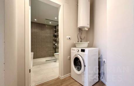 Реновиран апартамент с изглед към морето, на две крачки от плажа, Свети Влас - Снимка 16