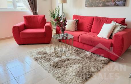 Apartment in a lushly landscaped complex - Photo 4