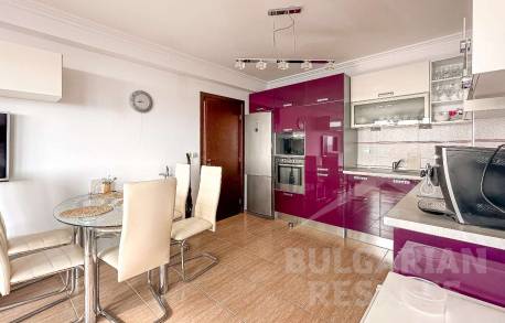 Апартамент с няколко спални и гледка към морето - Снимка 6