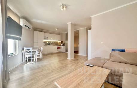 Реновиран апартамент с изглед към морето, на две крачки от плажа, Свети Влас - Снимка 8