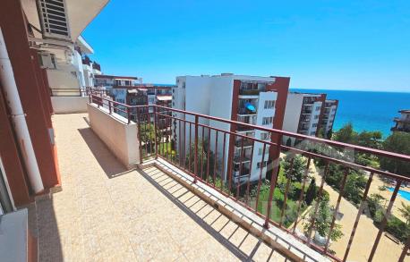 Don't miss your chance! Apartment with panoramic terrace - Photo 2