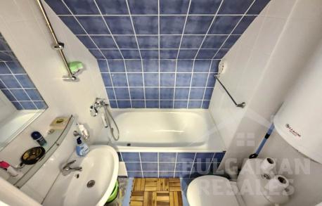 Студио в комплекс „Gerber Residence 1“, изглед към басейна - Снимка 12