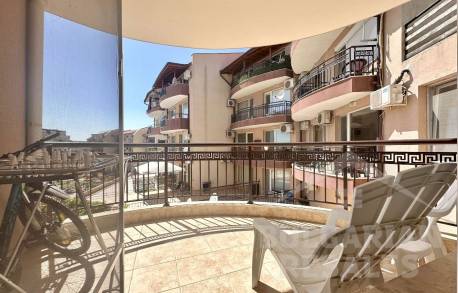 Реновиран апартамент с изглед към морето, на две крачки от плажа, Свети Влас - Снимка 20