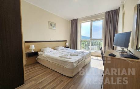 Sea view, beachfront, 3 bedrooms, “Obzor Beach Resort” complex - Photo 12