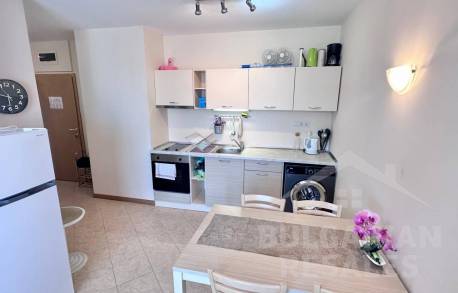 Výhľad na bazén, apartmán v prestížnom rezortnom komplexe - Фото4
