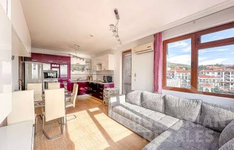 Апартамент с няколко спални и гледка към морето - Снимка 9