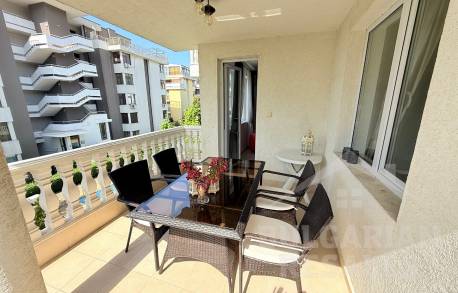 Apartment in a lushly landscaped complex - Photo 7