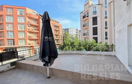 Апартамент с огромна тераса в тих квартал на Слънчев бряг - Снимка 7