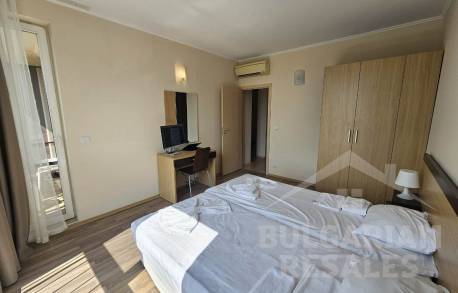Sea view, beachfront, 3 bedrooms, “Obzor Beach Resort” complex - Photo 13