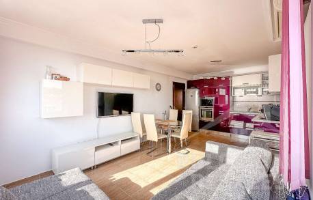 Апартамент с няколко спални и гледка към морето - Снимка 10