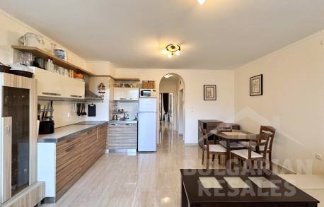 Bright apartment with a pool view in a prestigious complex in Nessebar - Photo 8