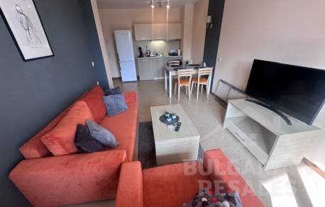 Меблированная двухкомнатная квартира, в хорошем состоянии, комплекс 