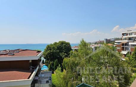Spacious apartment with sea and mountain views in Elenite - Photo 9