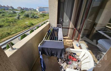 Sea view, beachfront, 3 bedrooms, “Obzor Beach Resort” complex - Photo 15