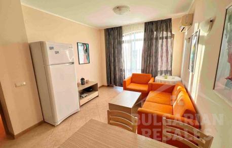 Апартамент в „Royal Sun“: две спални и изглед към басейна - Снимка 2