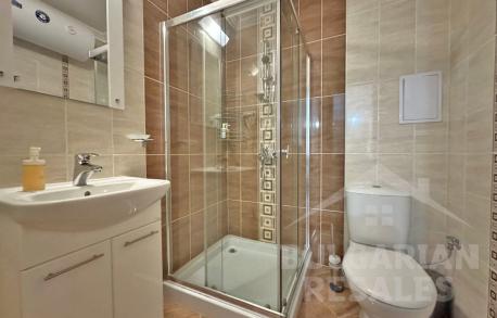 First line! Apartment with laconic design - Photo 11