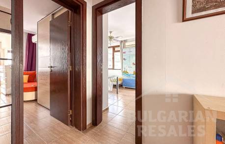 Апартамент с няколко спални и гледка към морето - Снимка 13