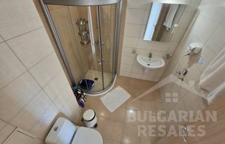 Sea view, beachfront, 3 bedrooms, “Obzor Beach Resort” complex - Photo 19
