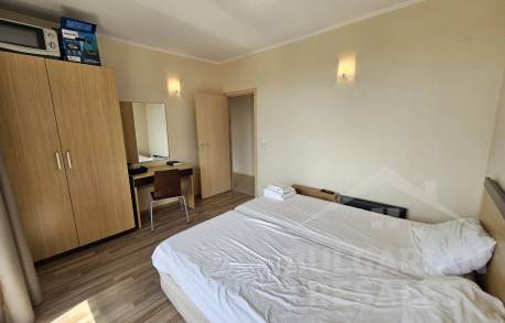 Sea view, beachfront, 3 bedrooms, “Obzor Beach Resort” complex - Photo 20