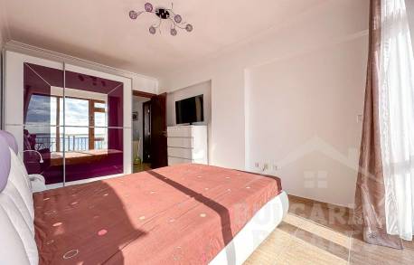 Апартамент с няколко спални и гледка към морето - Снимка 19