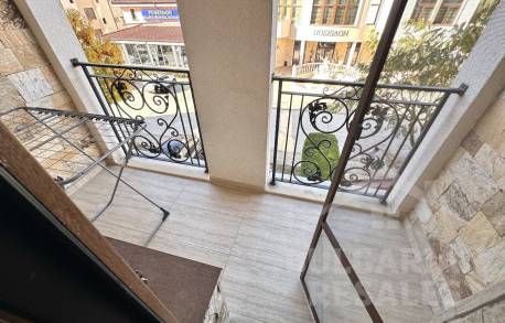 Bright apartment with a pool view in a prestigious complex in Nessebar - Photo 17