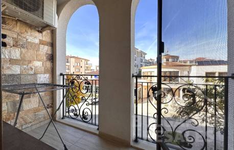Bright apartment with a pool view in a prestigious complex in Nessebar - Photo 18