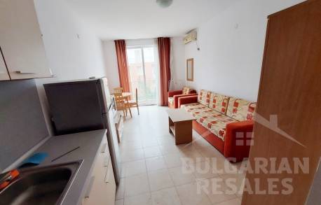 Special offer! Studio overlooking the pool - Photo 3