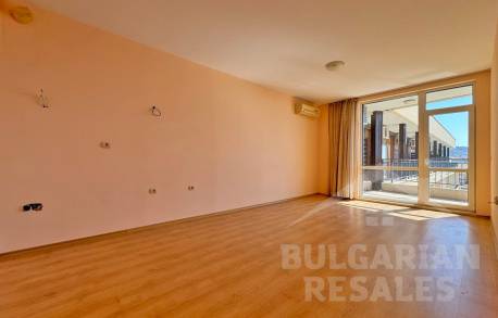 Гледка към морето и басейна, просторни стаи, комплекс „Luxor“ в Свети Влас - Снимка 2