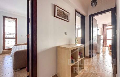 Апартамент с няколко спални и гледка към морето - Снимка 22