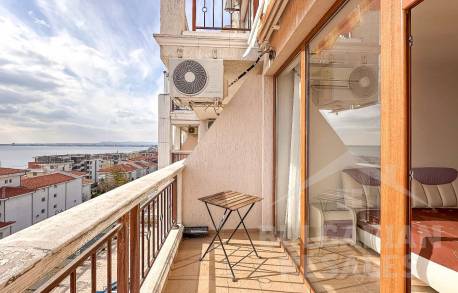 Апартамент с няколко спални и гледка към морето - Снимка 23