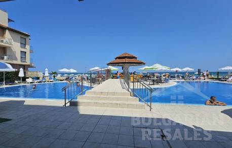 Sea view, beachfront, 3 bedrooms, “Obzor Beach Resort” complex - Photo 33