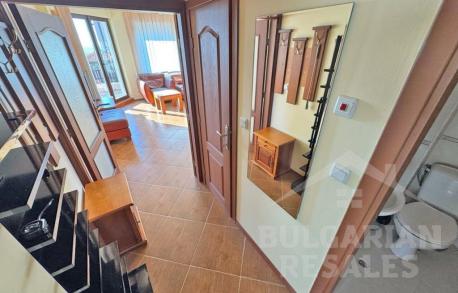 Продажба на просторен апартамент във вила - Снимка 6