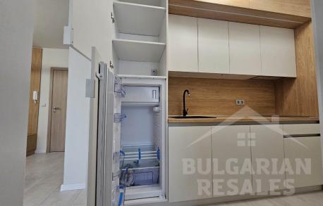 Ново обзавеждане, чудесно разпределение и гледка към басейна! - Снимка 6