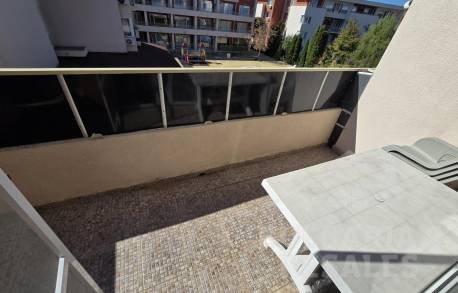 Светъл апартамент с изглед към басейна в „Nessebar Fort Club“ - Снимка 9