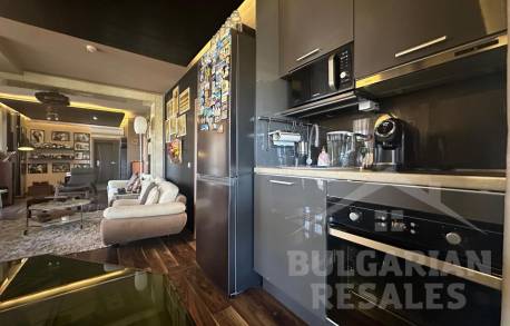 Ексклузивно! Дизайнерски апартамент с огромна тераса - Снимка 8